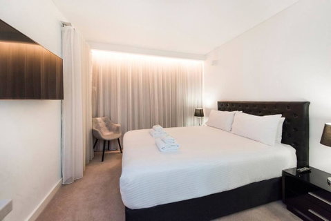 The Nest - Smart Suite On Newcastle St With Rooftop Views - Accommodation Tasmania 1