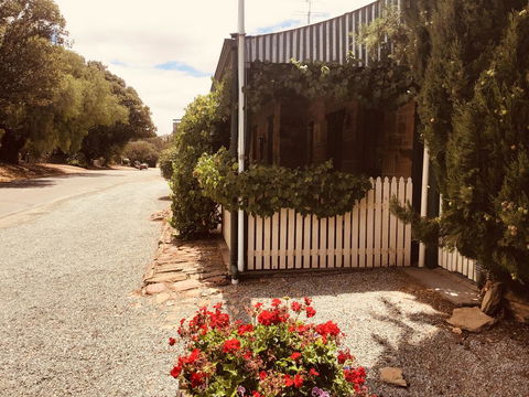 The Olde Devonshire House - Accommodation Tasmania 0