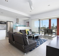 The Pilotage 2 - on Clarence street - Accommodation Tasmania