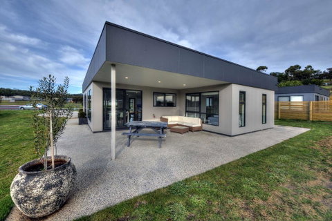The Pines 1 - Accommodation Tasmania 2