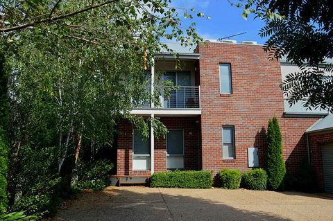 The Track - Beautiful Townhouse In Bright - Accommodation Tasmania 0