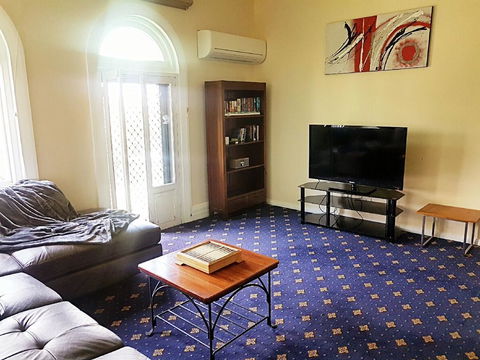 The Wharf Hotel - Accommodation Tasmania 2