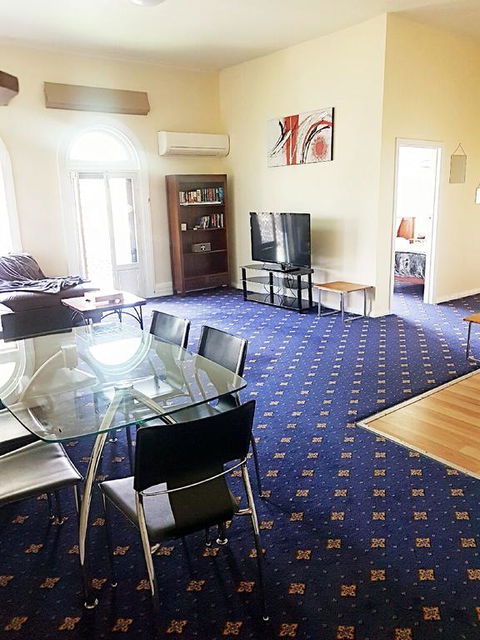 The Wharf Hotel - Accommodation Tasmania 3
