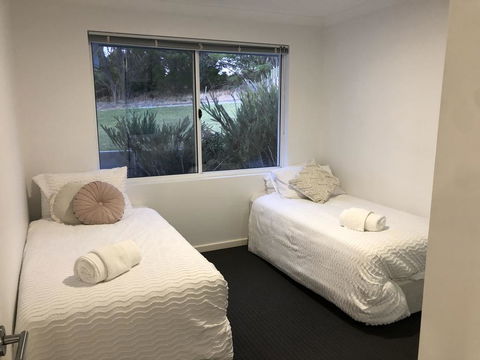 Three Bedroom, Two Bathroom Family Home - Accommodation Tasmania 3