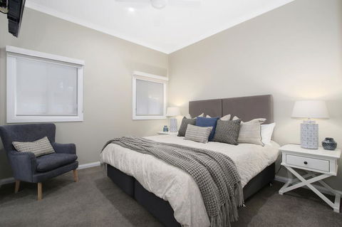 Three Sisters - Accommodation Tasmania 2