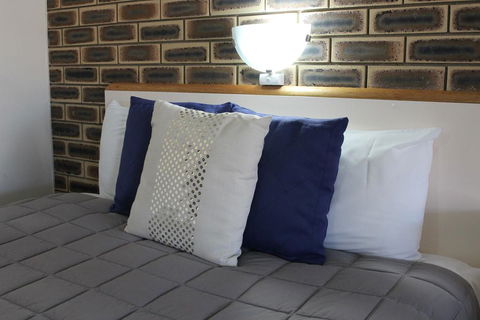 Top Of The Town Motel - Accommodation Tasmania 0