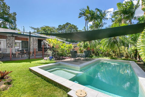 Tropical House, Pool And Extra Bungalow, 4 Bedrooms - Accommodation Tasmania 1