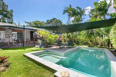 Tropical House, Pool And Extra Bungalow, 4 Bedrooms - Accommodation Tasmania 0