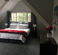 Tudor House - Large Family Home - Accommodation Tasmania
