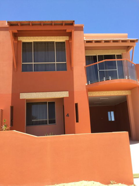 Tuscany Townhouse 3-4 - Accommodation Tasmania 0