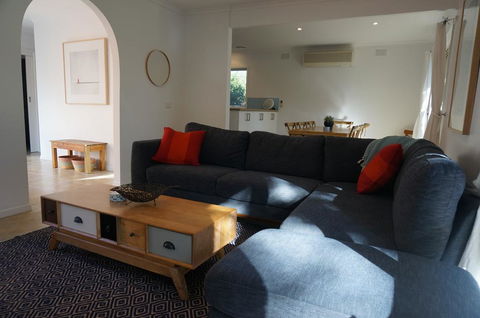 Tussock Sands - Accommodation Tasmania 0