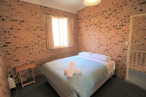 Twin Seasons 4 - Lake And Mountain Views - Accommodation Tasmania 2