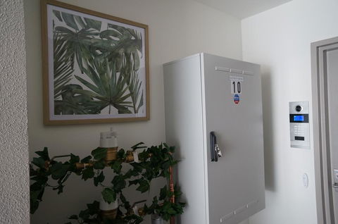 U101 Brunswick Living Brand New Deluxe Balcony Apartment Close To Airport And CBD - Accommodation Tasmania 3