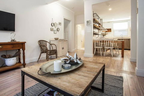 Unit 1/52 Mount St - Aquarium- Ground Floor Home 5 Mins Walk To Beach - Accommodation Tasmania 3