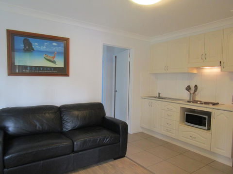 Upper Hunter Annex - Accommodation Tasmania 0