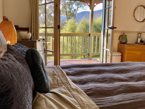 Valley Abode Large Studio Suite -private Ensuite - Accommodation Tasmania 0