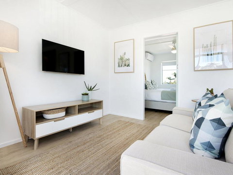 Ventura Beach Motel - 1 Bedroom - Accommodation Tasmania 0