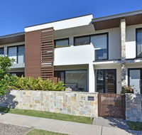 Villa Catania Waterside at Trinity Point - Accommodation Tasmania