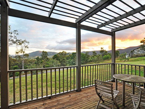 Villa Executive 2br Moscato Resort Condo Located Within Cypress Lakes Resort (nothing Is More Central) - Accommodation Tasmania 0