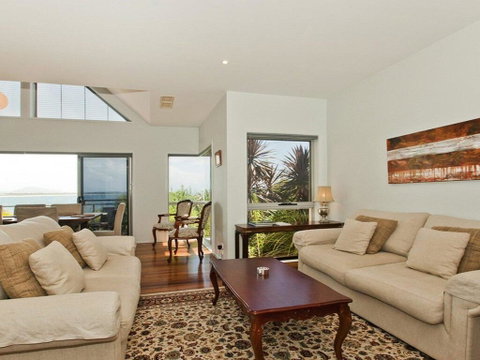 Villa Mer - Stylish Waterfront Accommodation - Accommodation Tasmania 1