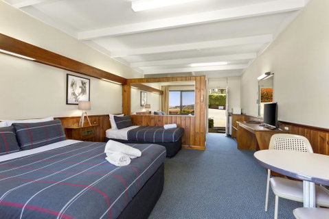 Village Family Motor Inn - Accommodation Tasmania 2