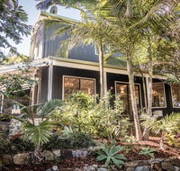 Vintage Inspired Three Bedroom Home- Heated Pool - Accommodation Tasmania