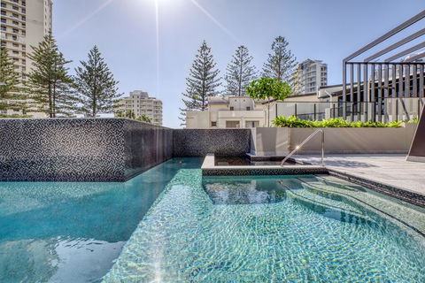 Vue Broadbeach - Accommodation Tasmania 2