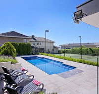 Vue de la Mer Luxury Family Retreat with tennis court pool spa water views - Accommodation Tasmania