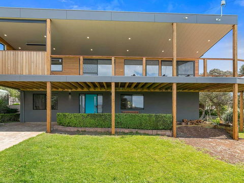Waikiki Views - Accommodation Tasmania 0