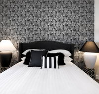 Walk everywhere in the city from a historic home - Accommodation Tasmania