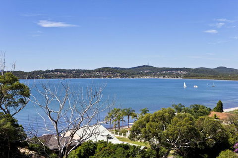 Wanda Point House - Tranquil, Elegant & Dog Friendly - Accommodation Tasmania 0
