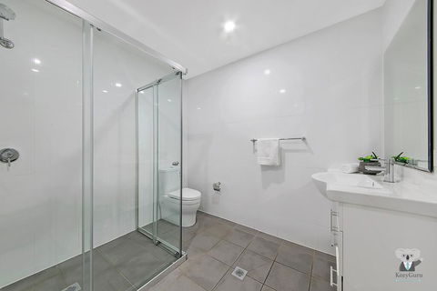 WARRICK FRAM 3 BEDS APT FREE PARKING WALK TO WESTFIELD CLOSE TO HOSPITAL NWF003 - Accommodation Tasmania 3