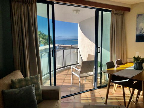 Waterfront Resort, Perfect For A Couples Getaway! - Accommodation Tasmania 3