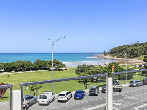 WATERFRONT SEVEN - In The Heart Of Lorne - Accommodation Tasmania 2