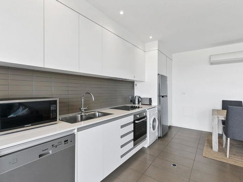 WATERFRONT SEVEN - In The Heart Of Lorne - Accommodation Tasmania 1