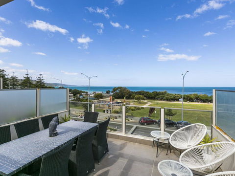 WATERFRONT THREE- In The Heart Of Lorne - Accommodation Tasmania 0