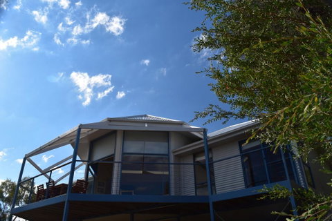 Waterline Holiday Home - Accommodation Tasmania 1