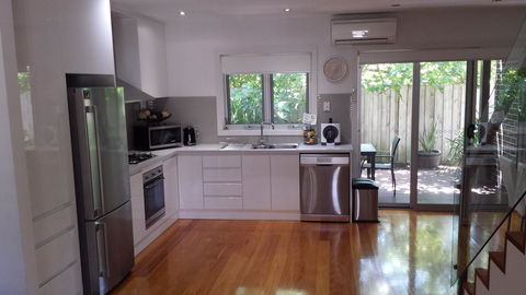Central To Cowes - Accommodation Tasmania 4