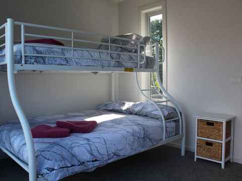 Central To Cowes - Accommodation Tasmania 7