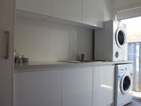 Central To Cowes - Accommodation Tasmania 10