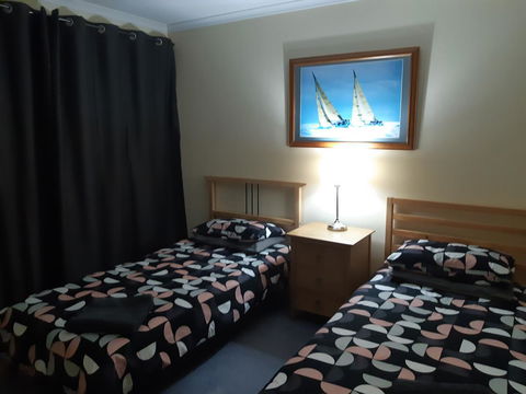 Elevated Holiday House Overlooks Tranquil Wetlands - Accommodation Tasmania 8
