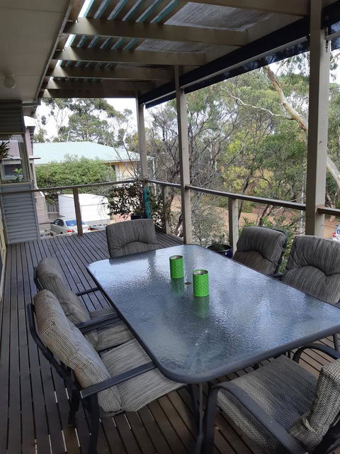 Elevated Holiday House Overlooks Tranquil Wetlands - Accommodation Tasmania 9