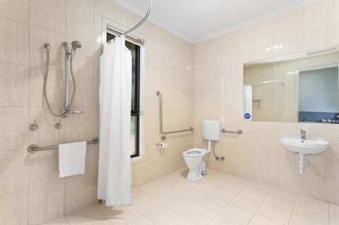 Quality Hotel Point Cook - Accommodation Tasmania 1