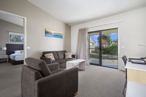 Quality Hotel Point Cook - Accommodation Tasmania 6