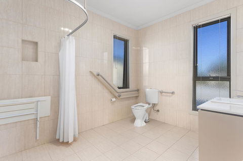 Quality Hotel Point Cook - Accommodation Tasmania 13