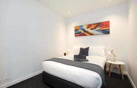Complete Host CBD Lighthouse Apartments - Accommodation Tasmania 4