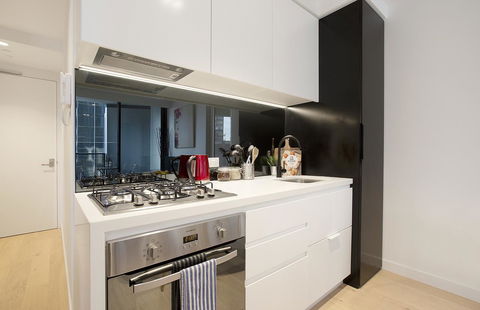 Complete Host CBD Lighthouse Apartments - Accommodation Tasmania 7