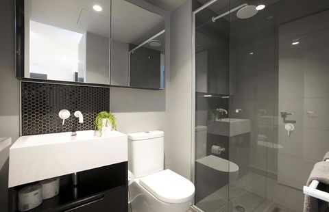 Complete Host CBD Lighthouse Apartments - Accommodation Tasmania 2