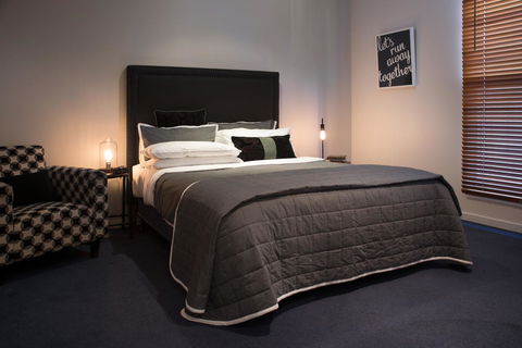 Lake Como Villa - Accommodation Tasmania 7