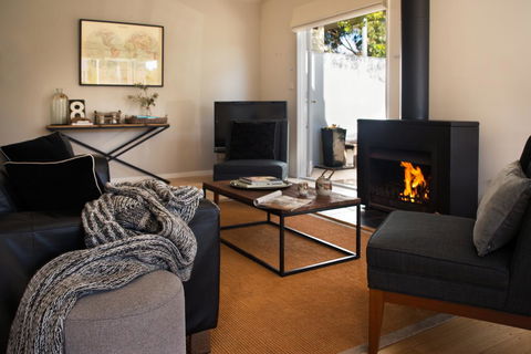Lake Como Villa - Accommodation Tasmania 2